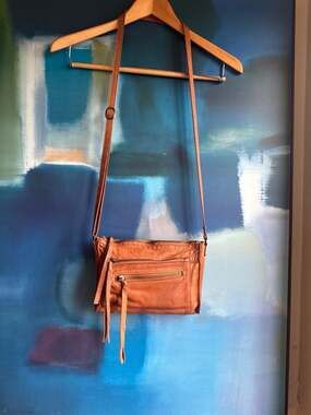 Day & Mood Anni Small Leather Crossbody Bag in Cognac